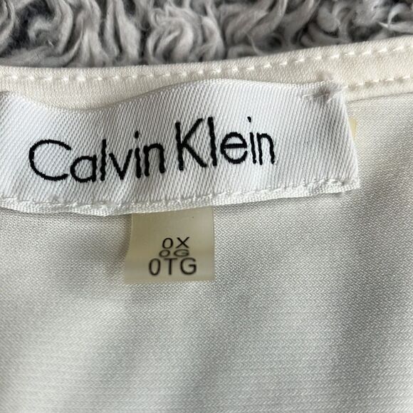 CALVIN KLEIN XL White Shirt With Floral Underlay & Gold Accent - Picture 3 of 11